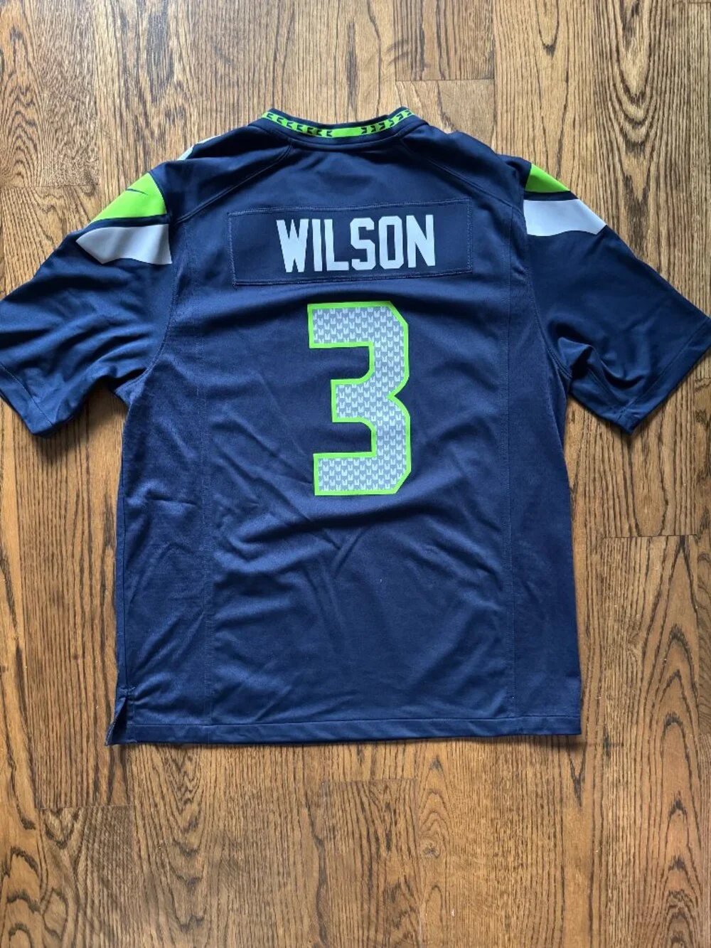Nike Seattle Seahawks Russell Wilson Jersey - Size Large